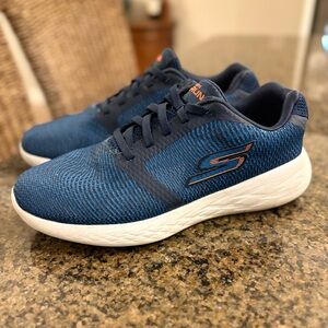 Skechers Go Run size 8 Navy Running Sneakers